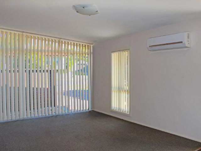 CHARMING 3 BEDROOM HOME CENTRAL LOCATION