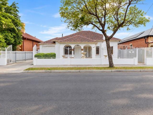 Charming 3 Bedroom Home for Lease in Croydon