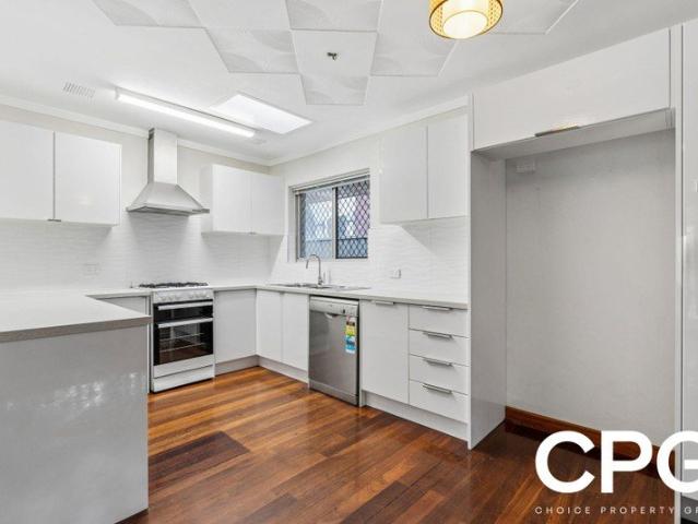CHARMING 3 BEDROOM HOME IN THE HEART OF EAST VICTORIA PARK