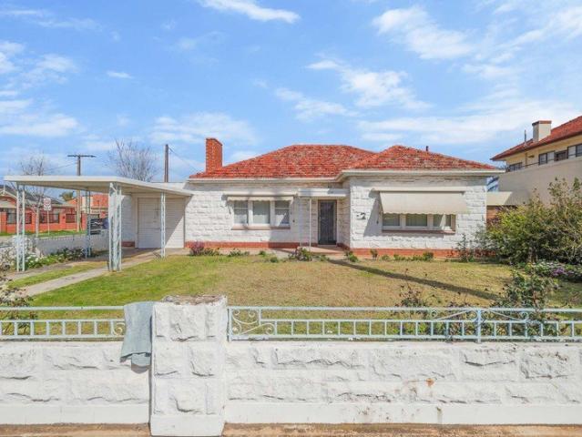 Charming 3 Bedroom Home in West Croydon