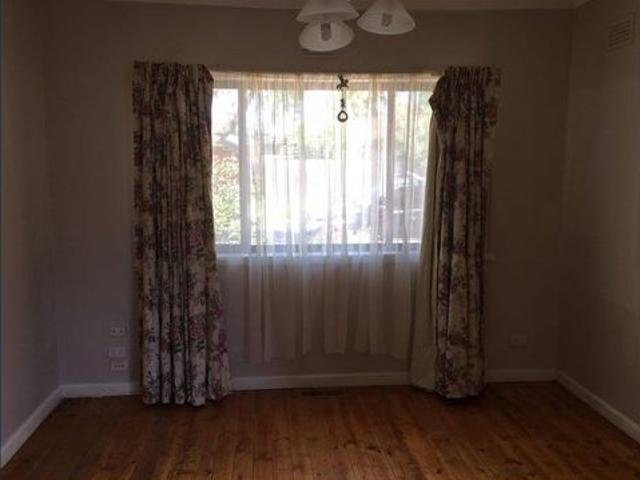 Charming 3 Bedroom Home in a Convenient Family Friendly Location