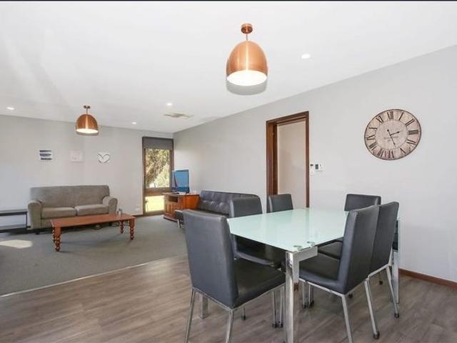Charming 3 Bedroom Home in a Convenient Springdale Heights Location