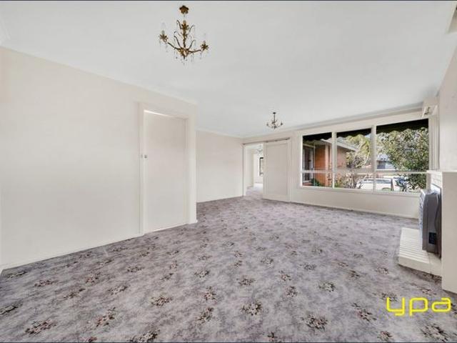Charming 3 Bedroom Home in a Highly Connected Glen Waverley Location