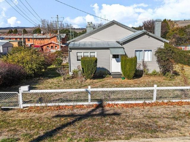 Charming 3 Bedroom Home in Adaminaby