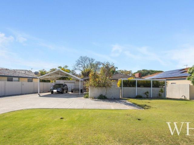 Charming 3 Bedroom Home in Brentwood!