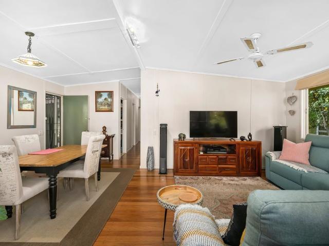 Charming 3 Bedroom Home in Convenient Corinda Location