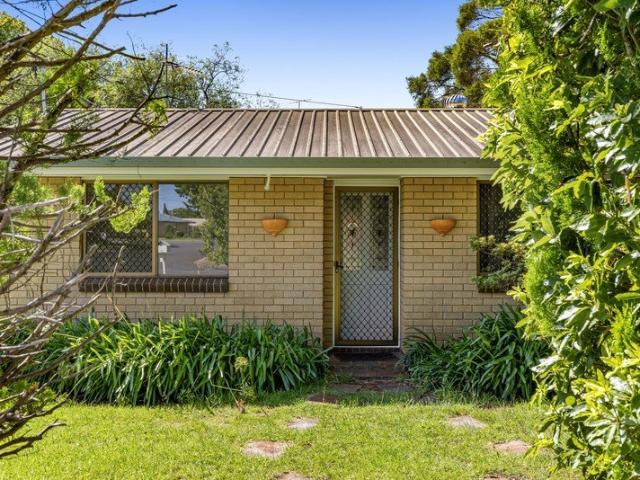 Charming 3 bedroom home in Desirable Darling Heights