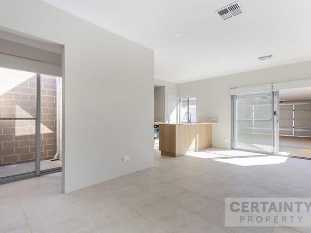 Charming 3 Bedroom Home in Desirable Eglinton Suburb Perfect for Family Living!