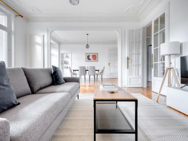 Charming 3 Bedroom Home in Heart of Paris