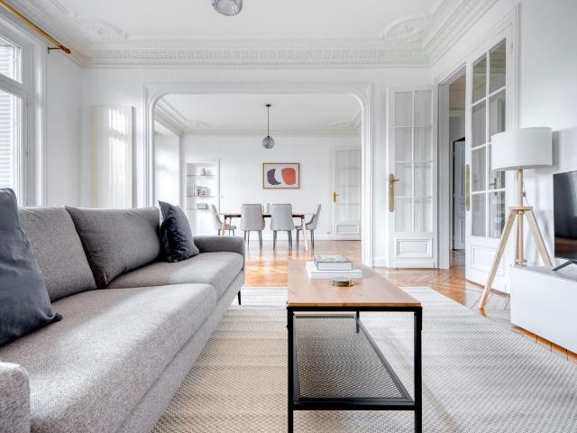 Charming 3 Bedroom Home in Heart of Paris, Paris Amsterdam Apartments for Rent