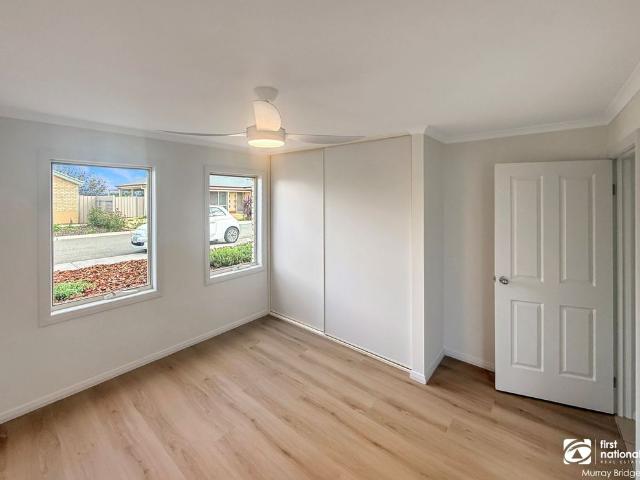 Charming 3 Bedroom Home in Quiet Cul de Sac Like New!