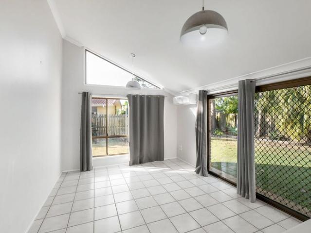Charming 3 Bedroom Home Near Kelly's Beach – Prime Bargara Living!