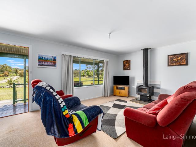 Charming 3 Bedroom Home on 5+ Acres Just 10 Minutes from Armidale!