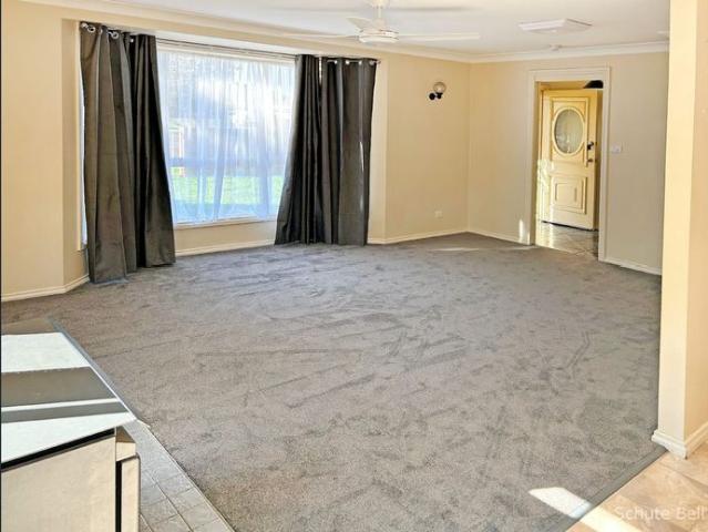 Charming 3 Bedroom Home Ready to Move Straight In!