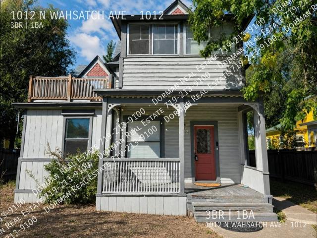 Charming 3 Bedroom Main Level Apartment Near Colorado College!