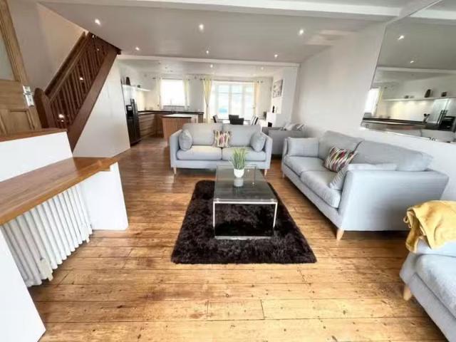Nice 3 bedroom maisonette for rent in Banks Road, Sandbanks, P.