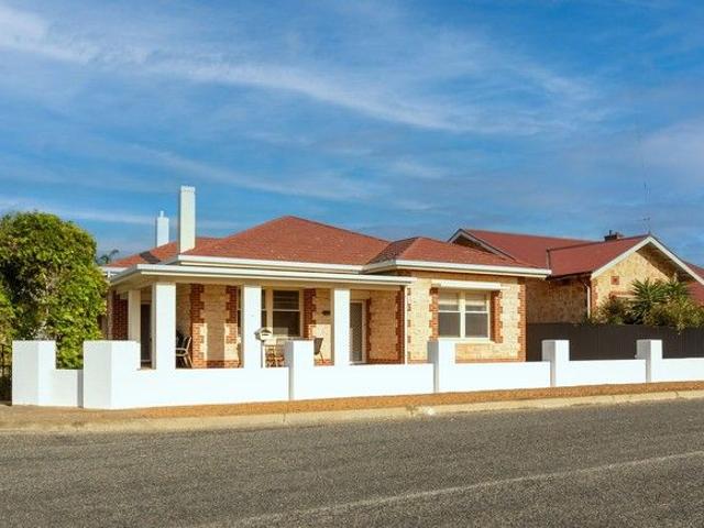 Charming 3 Bedroom Solid Brick Home in the Heart of Tumby Bay