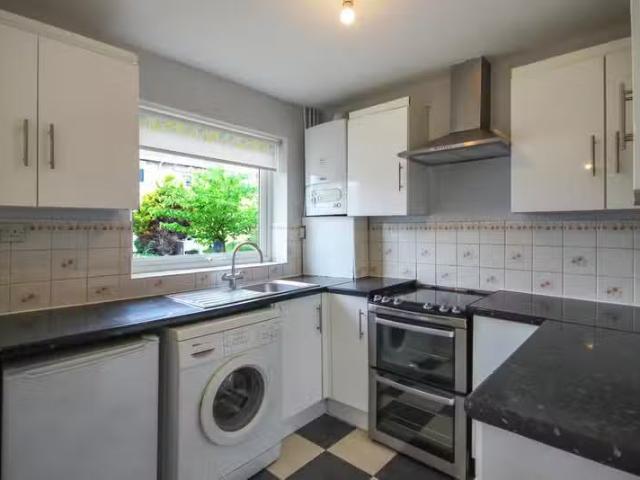 Cozy 3 bedroom semi detached house for rent in Wolsey Way, Cam.