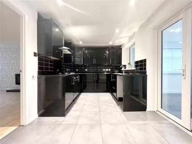 Unique 3 bedroom semi detached house for rent in Clonakilty Wa.