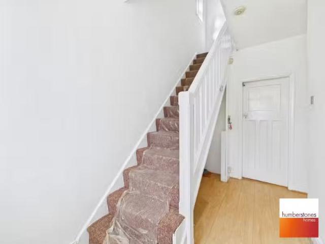 Cheap 3 bedroom semi detached house for rent in Quinton Lane.