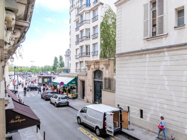 Charming 3 Bedroom Paris Apartment Awaits You!, Paris Amsterdam Apartments for Rent