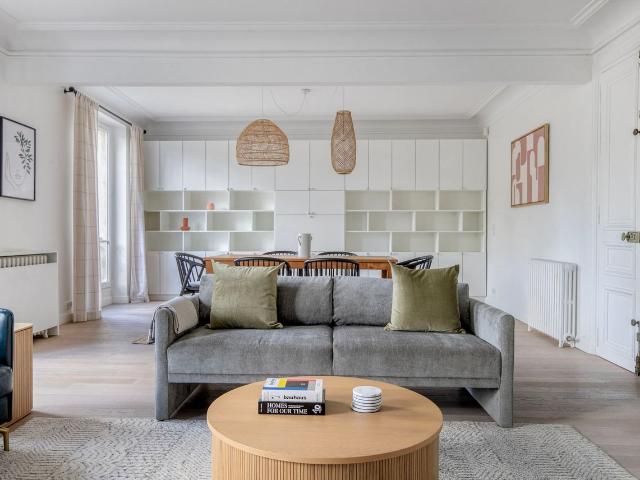 Charming 3 Bedroom Paris Apartment in Rochechouart, Paris Amsterdam Apartments for Rent