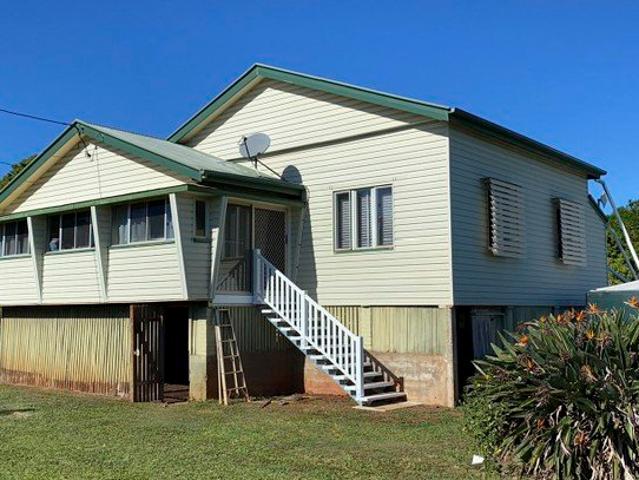 Charming 3 Bedroom Queenslander on a Rural Block