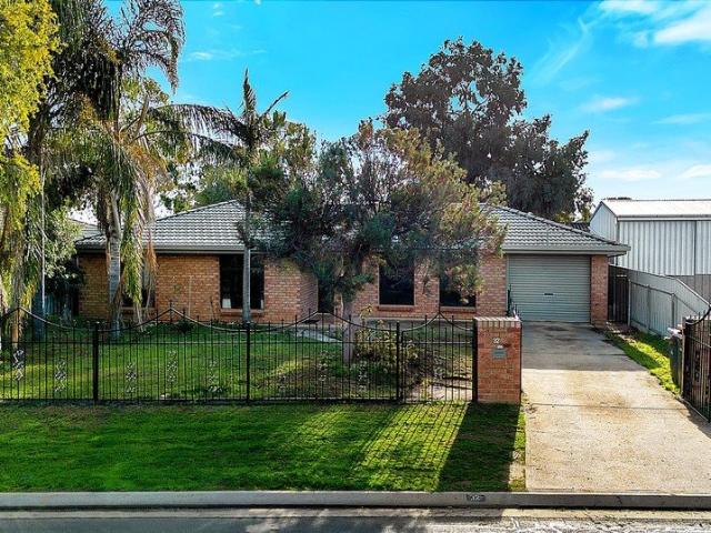 Charming 3 Bedroom Rental House in Burton with Modern Amenities and Convenient Location