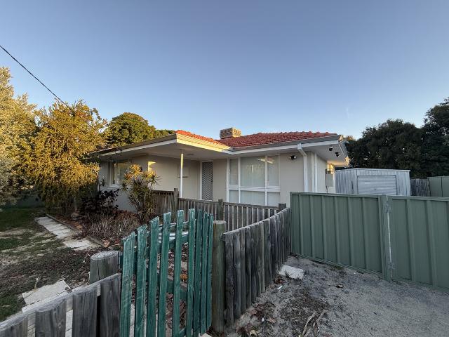 Charming 3 Bedroom Rental House in Kelmscott Your Peaceful Retreat Awaits!