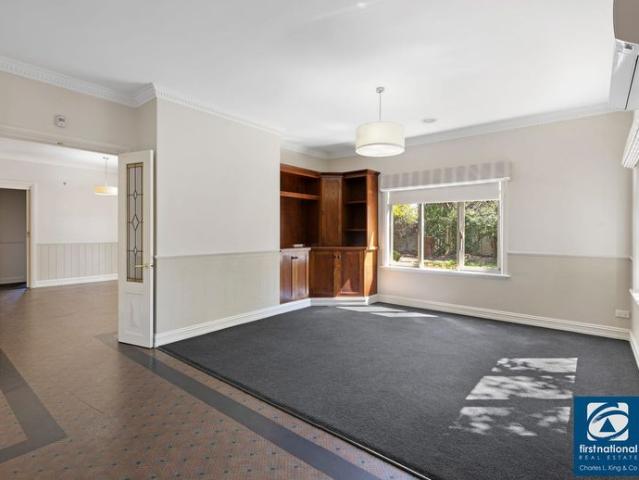 Charming 3 bedroom with Modern Convenience