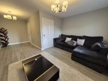 Unique 3 bedroom town house for rent in Patterson Hill Close.