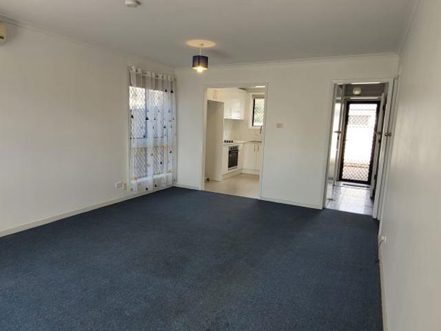 Charming 3 Bedroom Townhouse in Prime Long Jetty Location