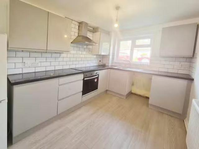 Cheap 3 bedroom terraced house for rent in Great Orchard, Ilch.