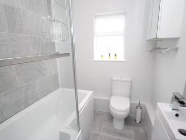 Rental! 3 bedroom terraced house for rent in Grenaby Avenue, C.