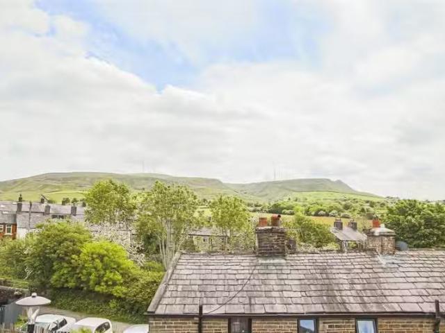 Charming 3 bedroom terraced house for rent in Eden Court, Rams.
