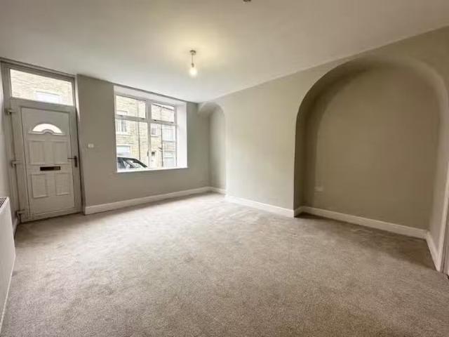 Just in! 3 bedroom terraced house for rent in Paget Street, Ke.