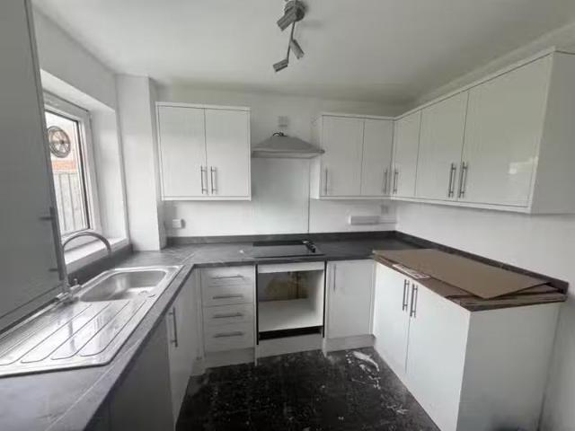 For Rent! 3 bedroom terraced house for rent in Roman Walk, Som.