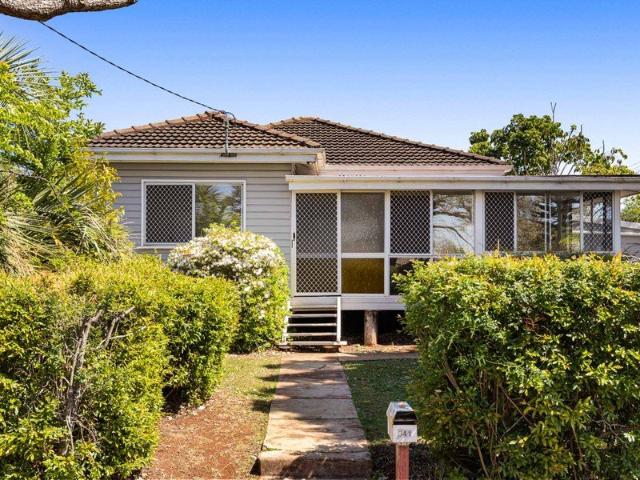 Charming 3 Bedroom Timber Home in a Convenient Location