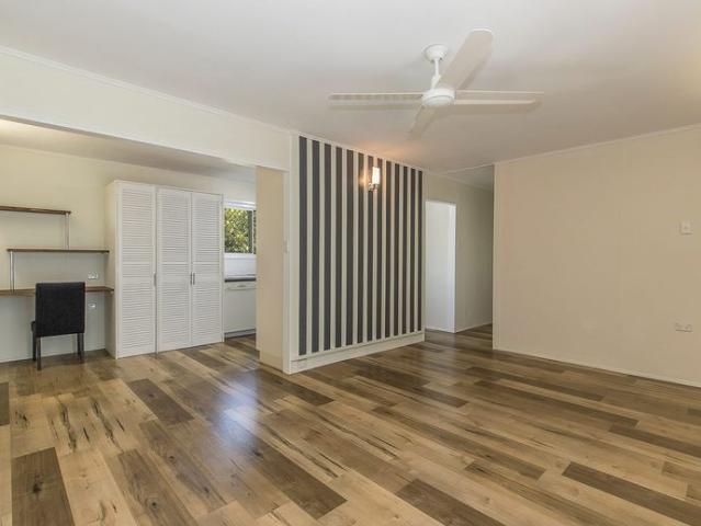 Charming 3 Bedroom Unit with Modern Comforts & Convenient Living!