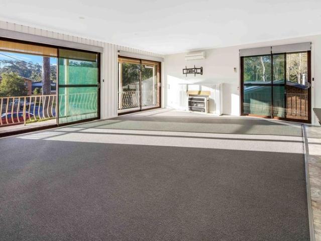 Charming 3 Bedroom Upstairs Home