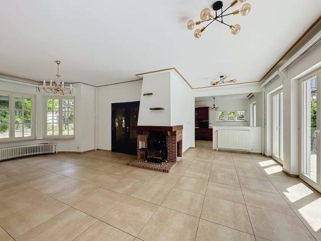Charming 3 Bedroom Villa + Office with Garage