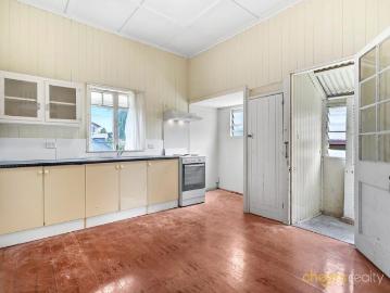 Charming 3 Bedrooms Rental House in Greenslopes