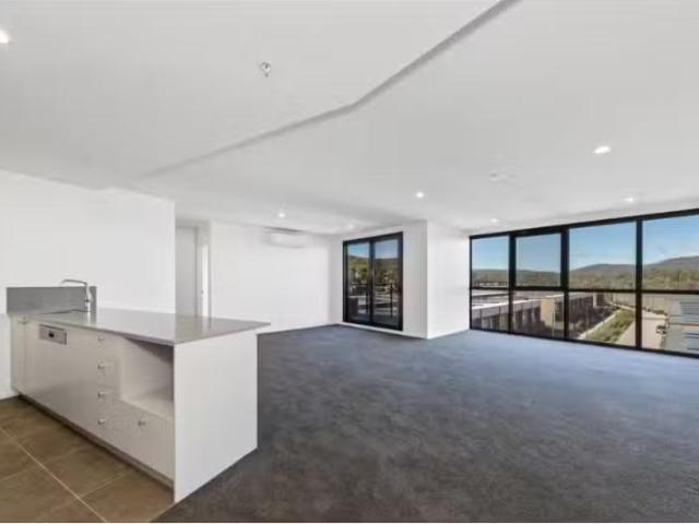 Cheap 3 BR C57/46 Aspinall Street, Watson Apartment for rent.