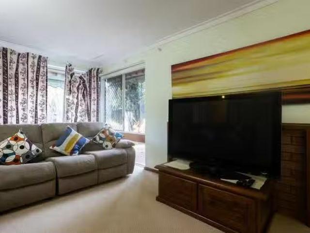 For Rent! 3 BR Dakin Street
