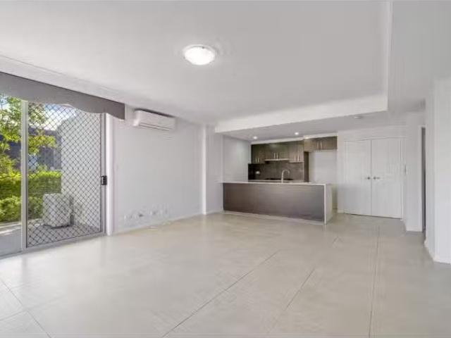 New 3 BR G4/5 Dunlop Avenue, Ropes Crossing Townhouse for rent.