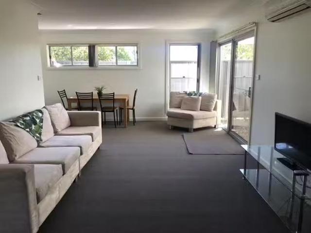 For Rent! 3 BR Townhouse 4 / 50 Moore Street, Birmingham Garde.