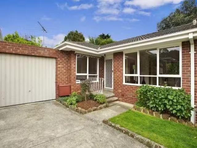 Just in! 3 BR 14/17 Kingsley Crescent, Mont Albert, VIC 3127