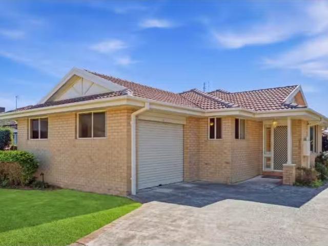 For Rent! 3 BR 1/48 Hammond Rd, Toukley House for rent Listed.