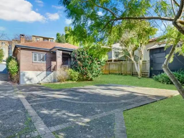 Cozy 3 BR 14 Beta Road, LANE COVE House for rent Listed by Li.