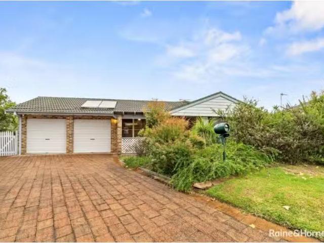 Charming 3 BR 14 Damian Close, CHARLESTOWN House for rent Lis.